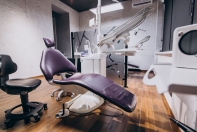 Nowoczesne technologie w fotelu dentystycznym: przegląd i ocena